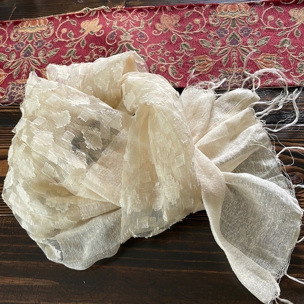 Vintage 𝅺Woven Design Cream Scarf